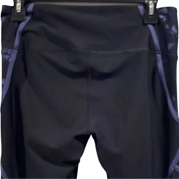 Underarmour Compression cropped heat gear Leggings Size L - Picture 3 of 8